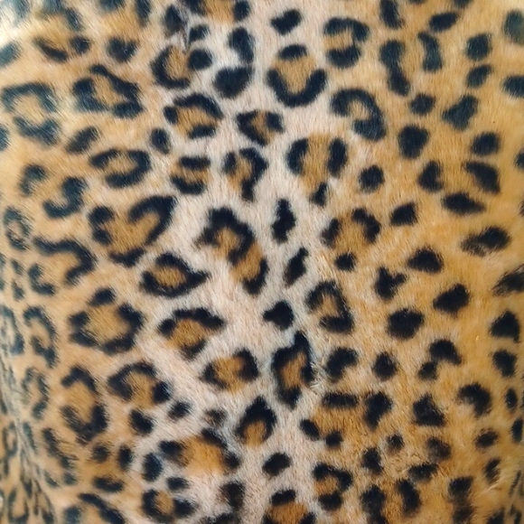 Vintage 90's Cheetah Faux Fur Backless Crop Tank ... Need We Say More ... - Picture 3 of 8